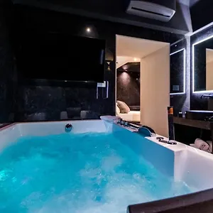 https://4-suites.catania-hotels.net